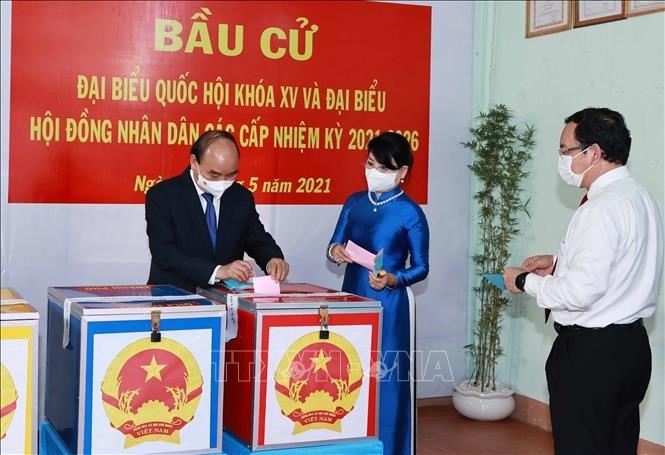 Medios japoneses cubren las elecciones legislativas de Vietnam - ảnh 1