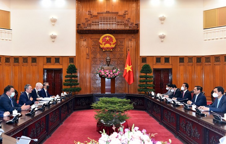 Primer ministro de Vietnam se reúne con el vicepresidente y ministro de Exteriores de Suiza - ảnh 1