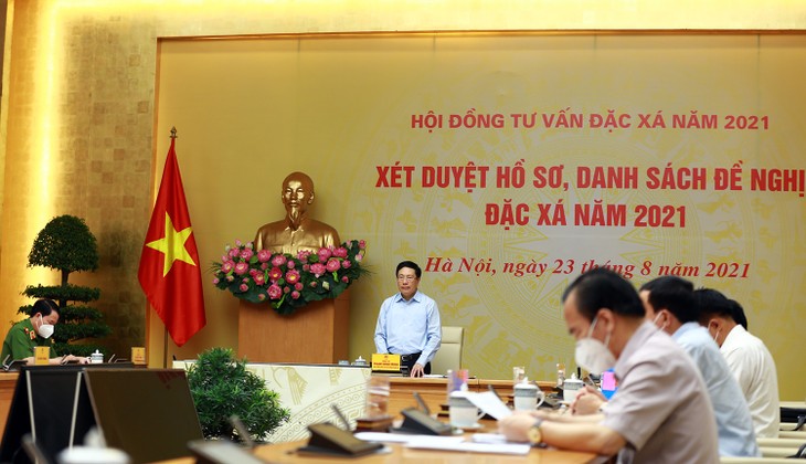 Revisan la lista de reclusos que se beneficiarán de la amnistía en Vietnam en 2021 - ảnh 1