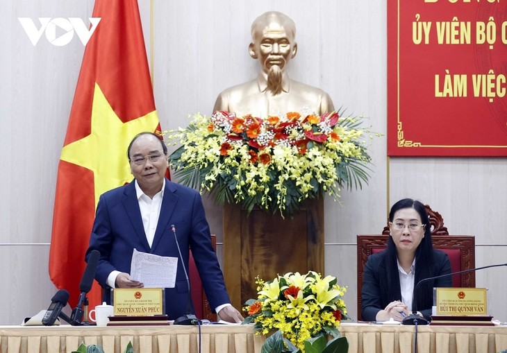 Urgen a la provincia de Quang Ngai a centrarse en los pilares de economía, sociedad y medio ambiente - ảnh 1