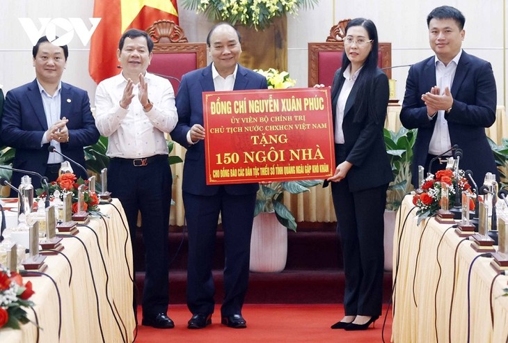 Urgen a la provincia de Quang Ngai a centrarse en los pilares de economía, sociedad y medio ambiente - ảnh 2