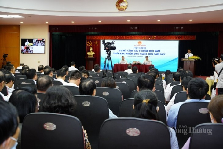 Destacan logros del sector de Industria y Comercio de Vietnam en el primer semestre de 2022 - ảnh 1