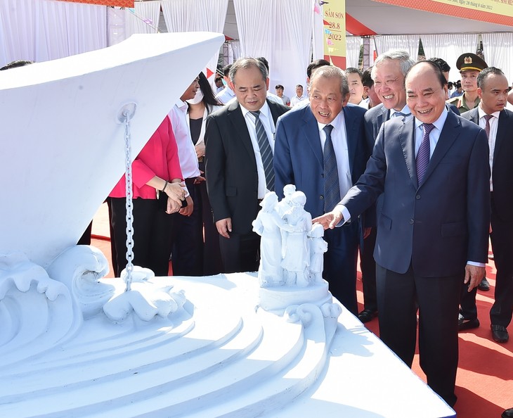 Presidente de Vietnam asiste a inauguración de zona memorial en Thanh Hoa - ảnh 2