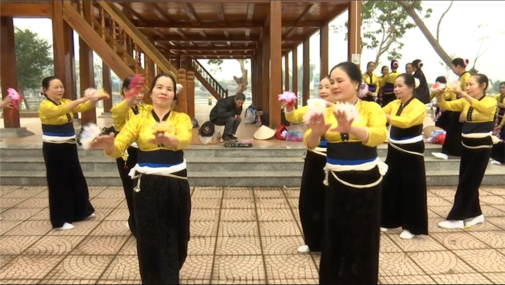 Personas mayores, los principales actores en la preservación de la cultura tradicional en Muong Tac - ảnh 1