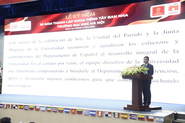 Departamento de Español de la Universidad de Hanói celebra 20 años de fundación - ảnh 2