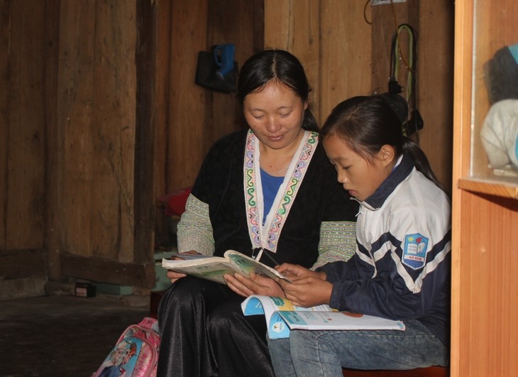 Una nueva vida para indígenas analfabetos en zona fronteriza de Son La  - ảnh 1