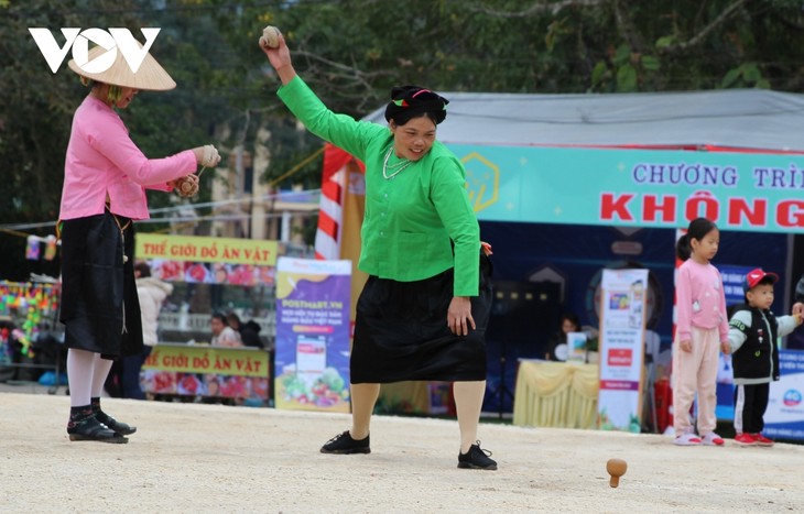 “Tuc Khang”, el juego tradicional de la peonza de la etnia Tay - ảnh 2