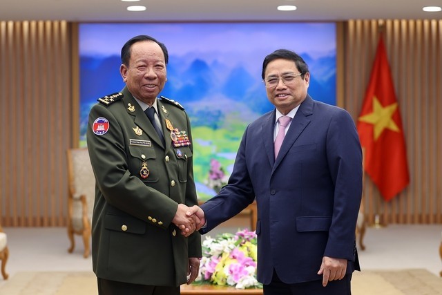 Premier vietnamita recibe al viceprimer ministro y titular de Defensa de Camboya - ảnh 1