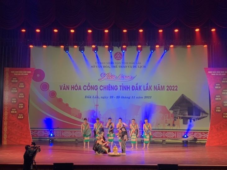 Los M’Nong Rlam honran a personas de edad en celebración de la longevidad - ảnh 2