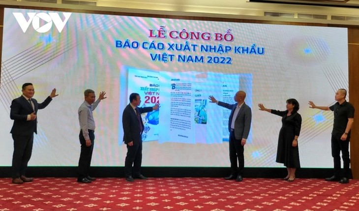 Publican Informe de Importación-Exportación de Vietnam en 2022 - ảnh 1