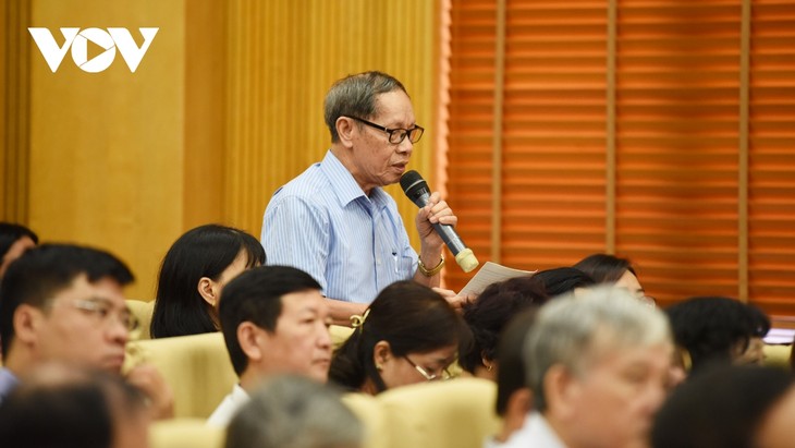 Líder político se reúne con electores de Hanói tras último período de sesiones - ảnh 2
