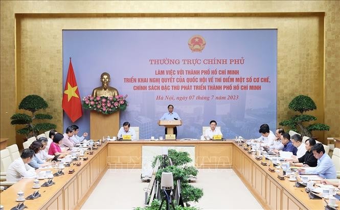 Debaten implementación de mecanismos específicos para el desarrollo de Ciudad Ho Chi Minh - ảnh 1