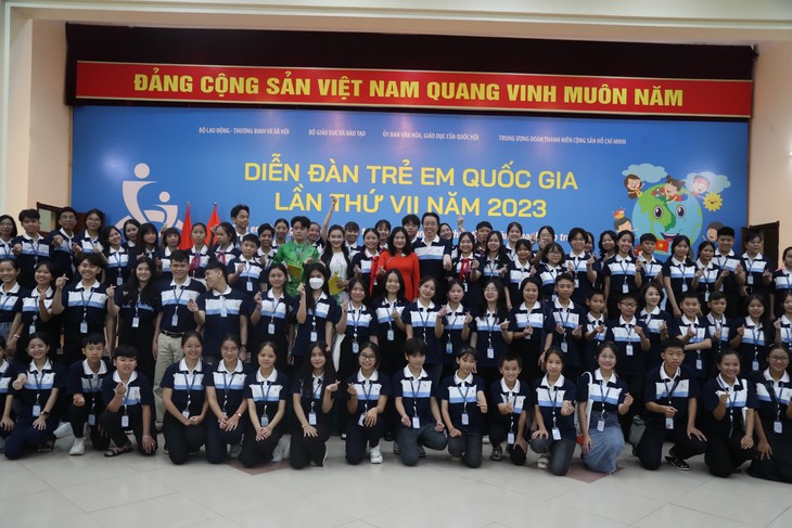Inauguran el VII Foro Infantil Nacional de Vietnam  - ảnh 1
