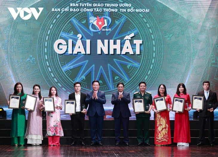 Distinguen obras ganadoras del IX Premio Nacional de Información al Exterior de Vietnam  - ảnh 2