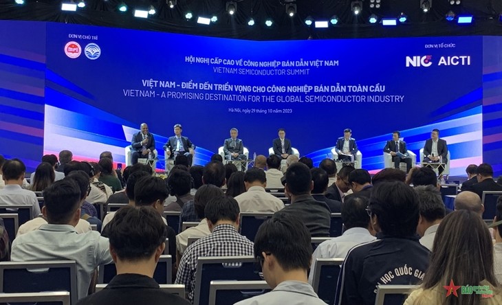 Expertos consideran a Vietnam un destino prometedor para la industria mundial de semiconductores - ảnh 1