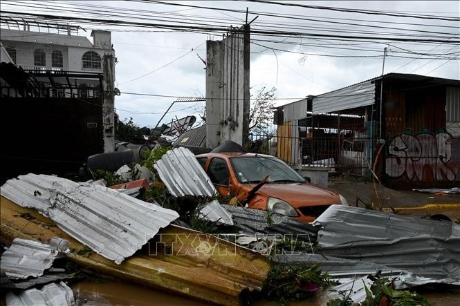 Huracán Otis ocasiona grandes pérdidas humanas y materiales en México - ảnh 1