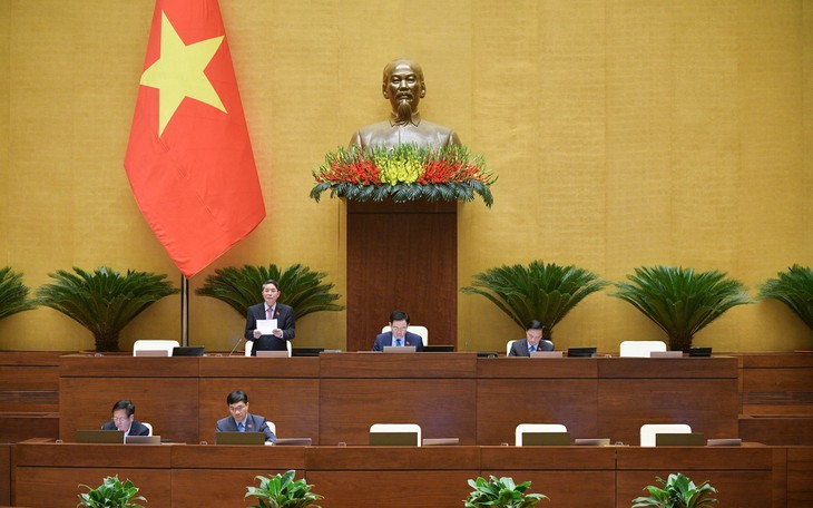 Parlamento vietnamita fija meta de crecimiento del PIB entre 6 y 6,5% para 2024 - ảnh 1