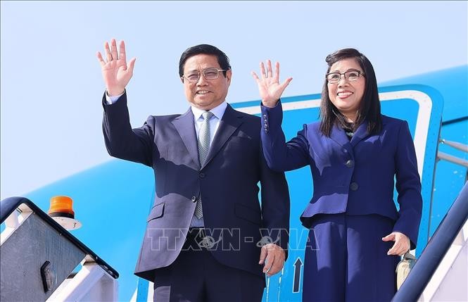 Primer ministro de Vietnam regresó a Hanói tras finalizar su gira por EAU y Turquía - ảnh 1