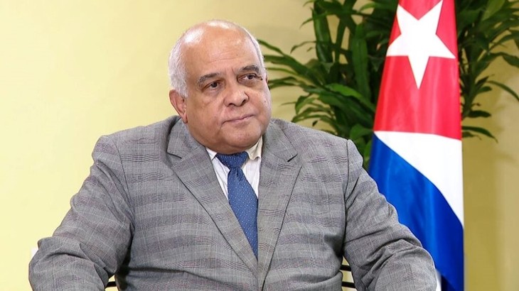 Embajador cubano pondera los resultados económicos de Vietnam en 2023 - ảnh 1
