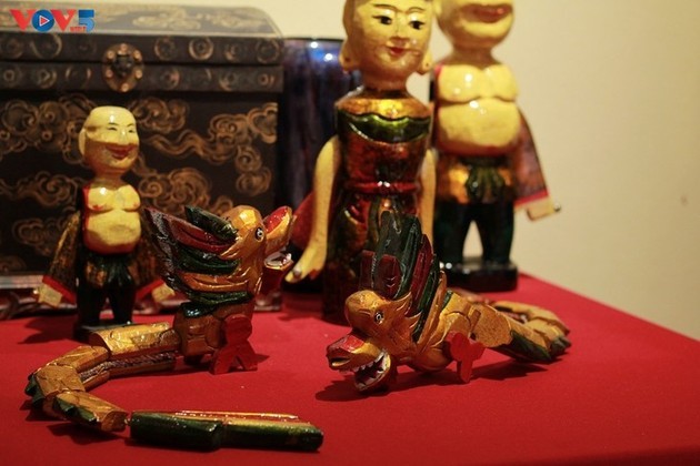 Exposición de artesanías tradicionales del casco antiguo de Hanói - ảnh 3