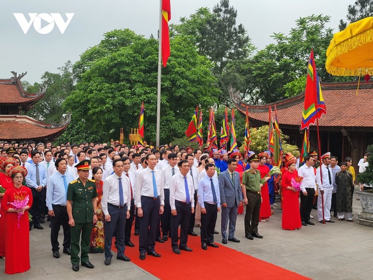 Celebran en Phu Tho la ceremonia conmemorativa a ancestros nacionales Lac Long Quan y Au Co  - ảnh 1