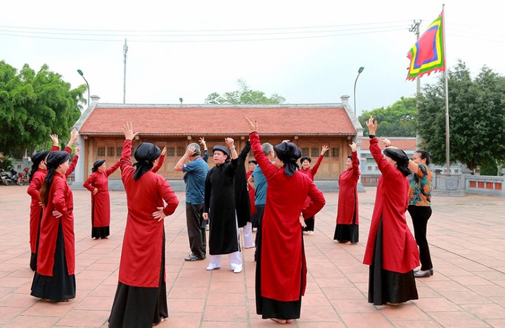 Culto a los reyes Hung, práctica donde convergen los valores culturales de la nación vietnamita - ảnh 3