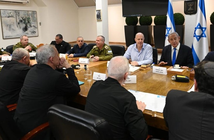 Gobierno de guerra israelí se reúne para abordar acuerdo sobre canje de rehenes - ảnh 1