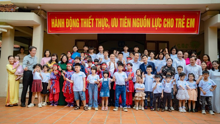 ¿Cómo se cuidan los niños en Vietnam? - ảnh 1