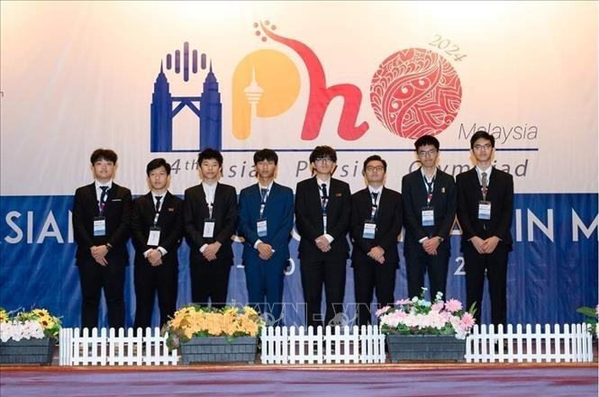 Equipo vietnamita gana ocho medallas en Olimpiada Asiática de Física - ảnh 1