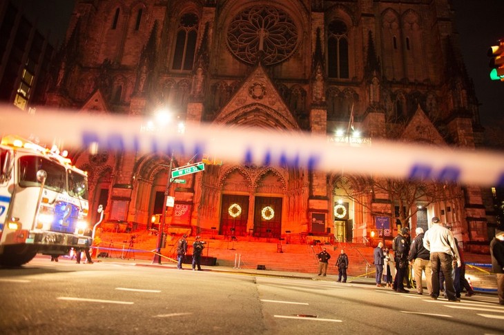 Un homme tué par la police de New York après avoir tiré dans la foule - ảnh 1