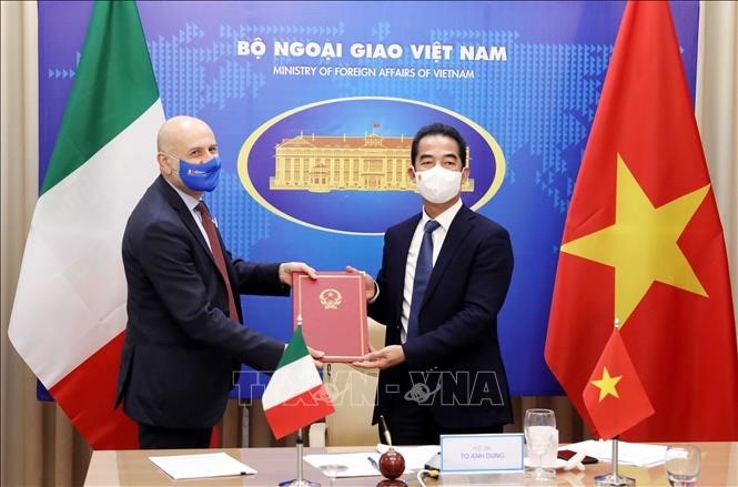 Vietnam-Italie: renforcer les échanges entre hauts dirigeants  - ảnh 1
