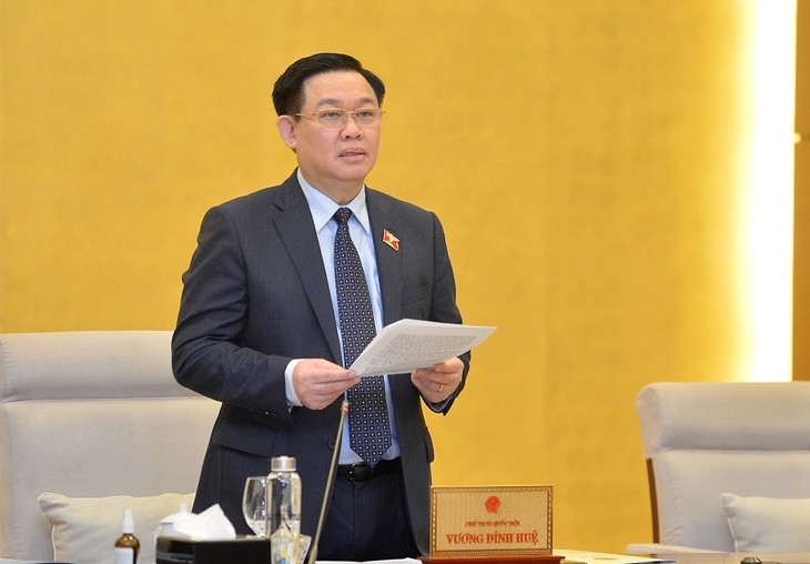 Vuong Dinh Huê demande au comité permanent de tenir une réunion extraordinaire en décembre - ảnh 1