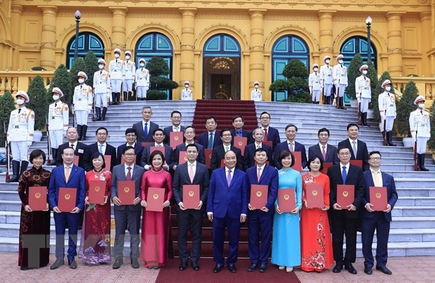 Nguyên Xuân Phuc nomme 26 ambassadeurs - ảnh 1