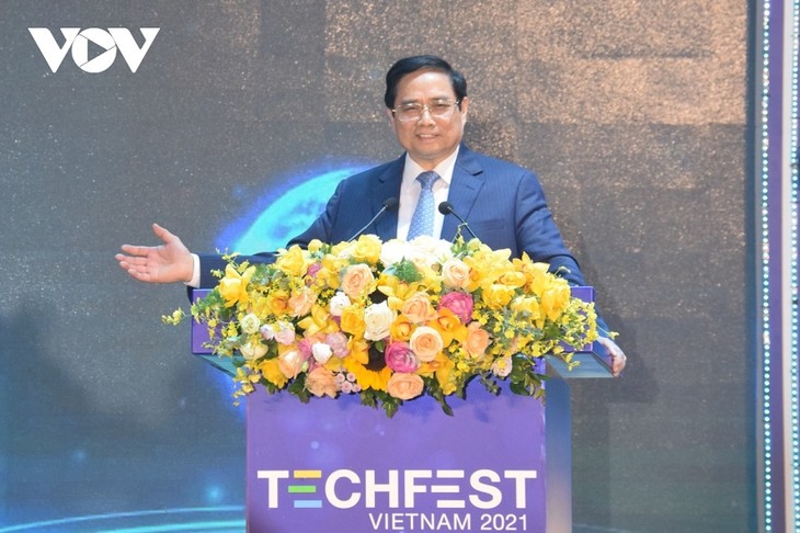Pham Minh Chinh participe à TECHFEST et WHISE 2021 - ảnh 1