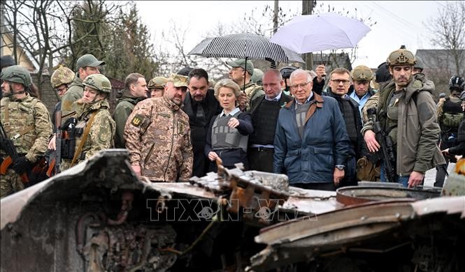 L'UE rétablit sa présence diplomatique en Ukraine - ảnh 1
