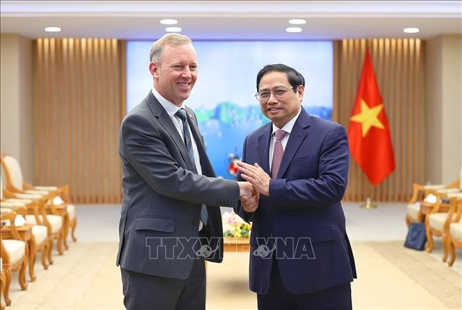 L’ambassadeur du Royaume-Uni reçu par Pham Minh Chinh - ảnh 1