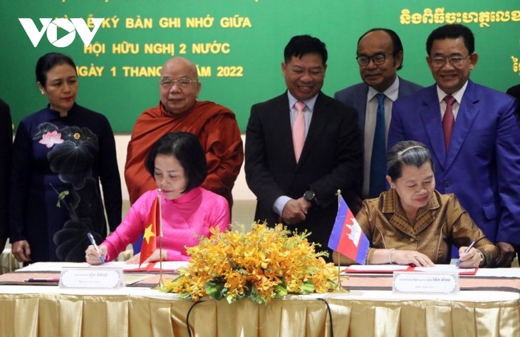 La présidente de l'Association d'amitié Vietnam - Cambodge reçue par Men Sam An - ảnh 1