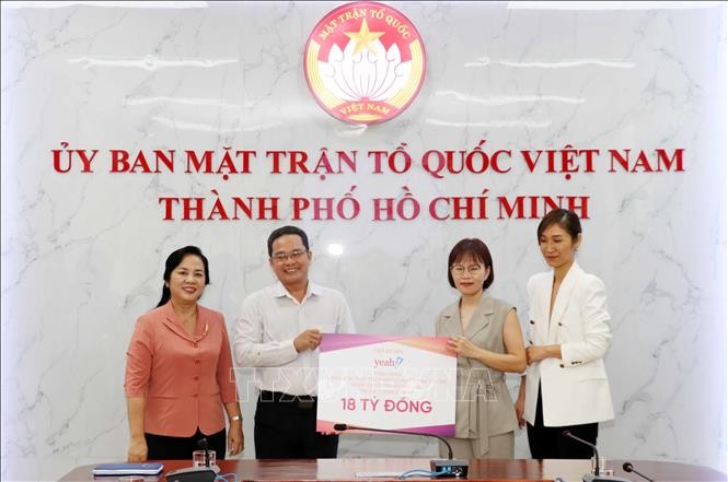 Hô Chi Minh-Ville: plus de 400 tonnes de marchandises destinées aux enfants orphelins et aux personnes dans le besoin - ảnh 1