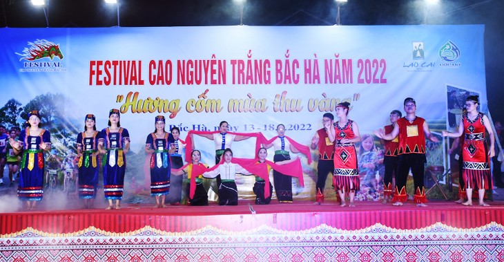 Coup d’envoi du festival d’automne de Bac Hà 2022 - ảnh 1