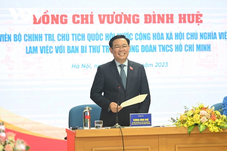 Vuong Dinh Huê appelle l’Union de la jeunesse communiste Hô Chi Minh à s’impliquer dans la transition numérique - ảnh 1