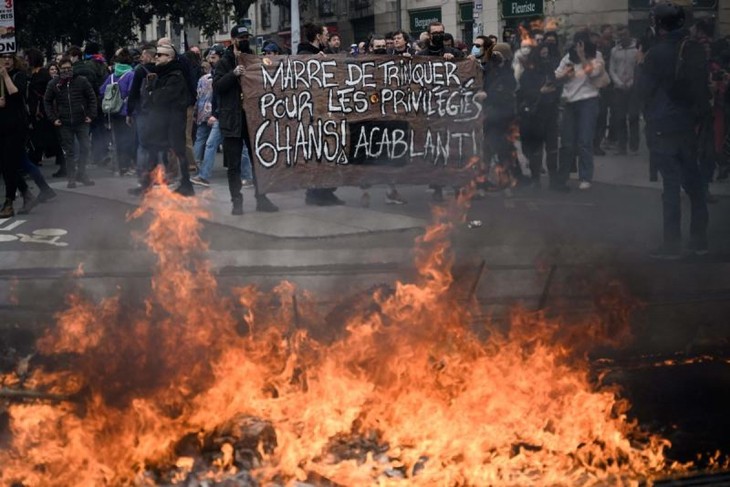Réforme des retraites en France: Risque d’émeutes au 10e jour de grèves générales et de manifestations - ảnh 1