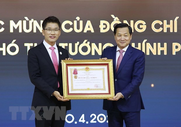 Lê Minh Khai assiste au dixième anniversaire de la fondation de Samsung à Thai Nguyên - ảnh 1