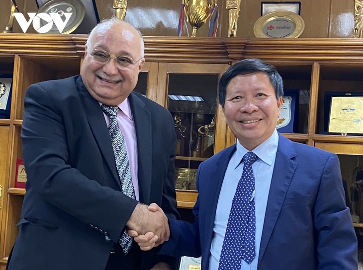 Intensifier la coopération entre la Voix du Vietnam et la Radio nationale égyptienne - ảnh 1