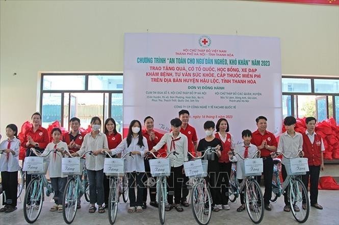 Le Mois d’action humanitaire 2023 célébré à Thanh Hoa et à Hai Duong - ảnh 1