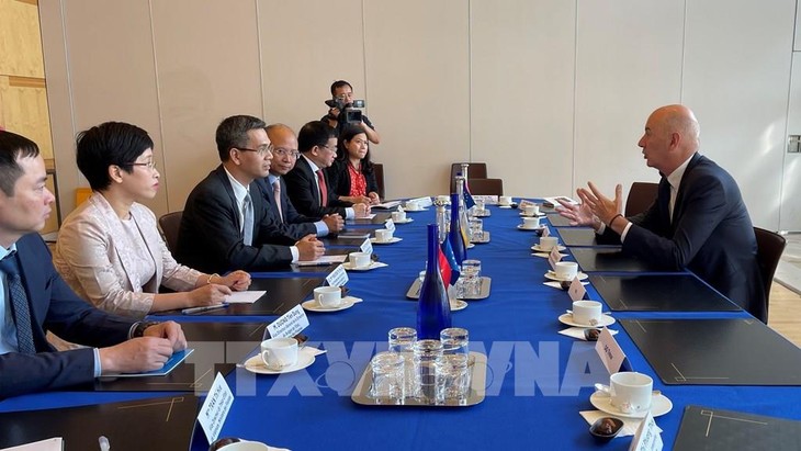 Renforcement de la coopération financière entre le Vietnam et la France - ảnh 1
