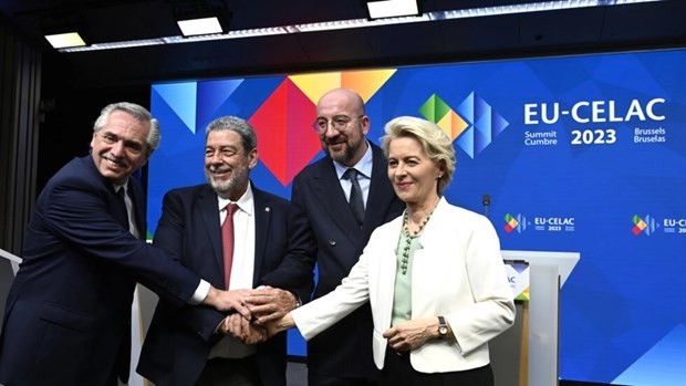 L’UE et la CELAC renforcent leur coopération lors du sommet de Bruxelles - ảnh 1