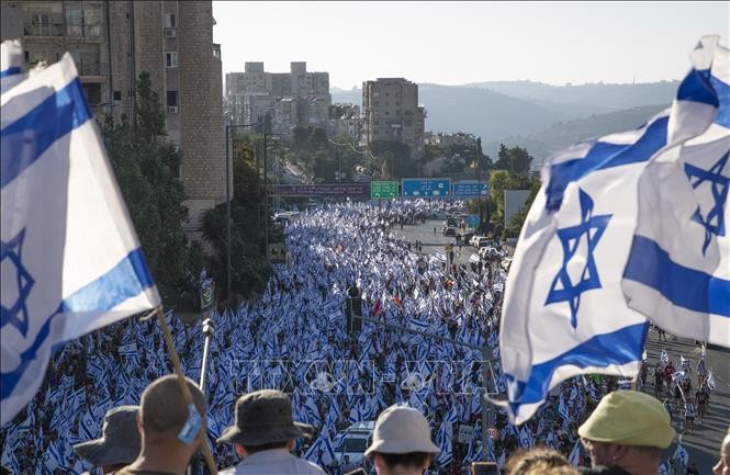 Israël: Les manifestations grondent avant le vote sur la réforme judiciaire - ảnh 1