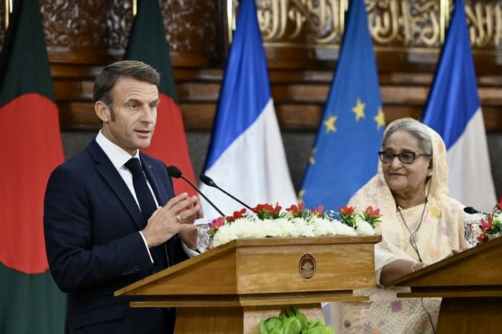 Emmanuel Macron renforce les liens régionaux lors de sa visite au Bangladesh - ảnh 1