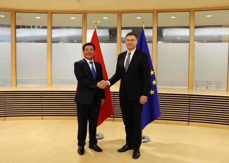 L’UE considère le Vietnam comme un «exemple vivant» du succès de l’EVFTA - ảnh 1