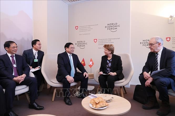 Pham Minh Chinh rencontre la Présidente suisse et la Secrétaire générale de la CNUCED - ảnh 1